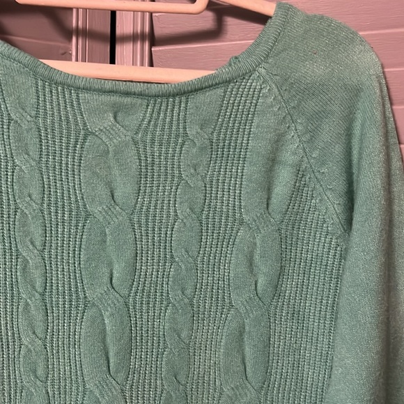 Cyrus Women's long sleeve cable knit sweater, pale mint green, Size M - Picture 3 of 14